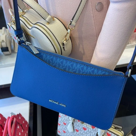 MICHAEL KORS Arden Medium Crossbody XBODY Bag
Galaxy Blue
NWT - Picture 7 of 16